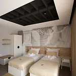 Domus Romana Lux Bed & Breakfast 4*