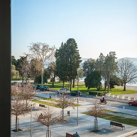 Domus Romana Lux Bed & Breakfast 4*