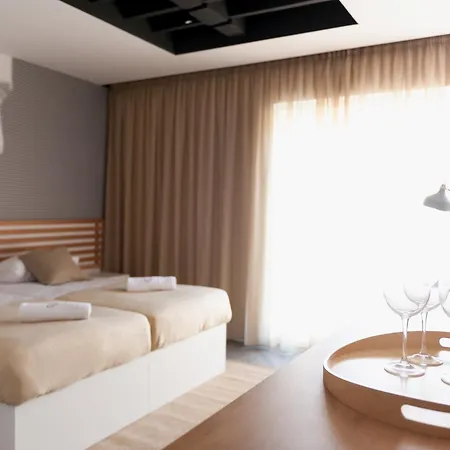 Domus Romana Lux Bed & Breakfast 4*