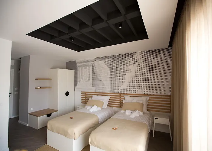 Domus Romana Lux Bed & Breakfast 4*